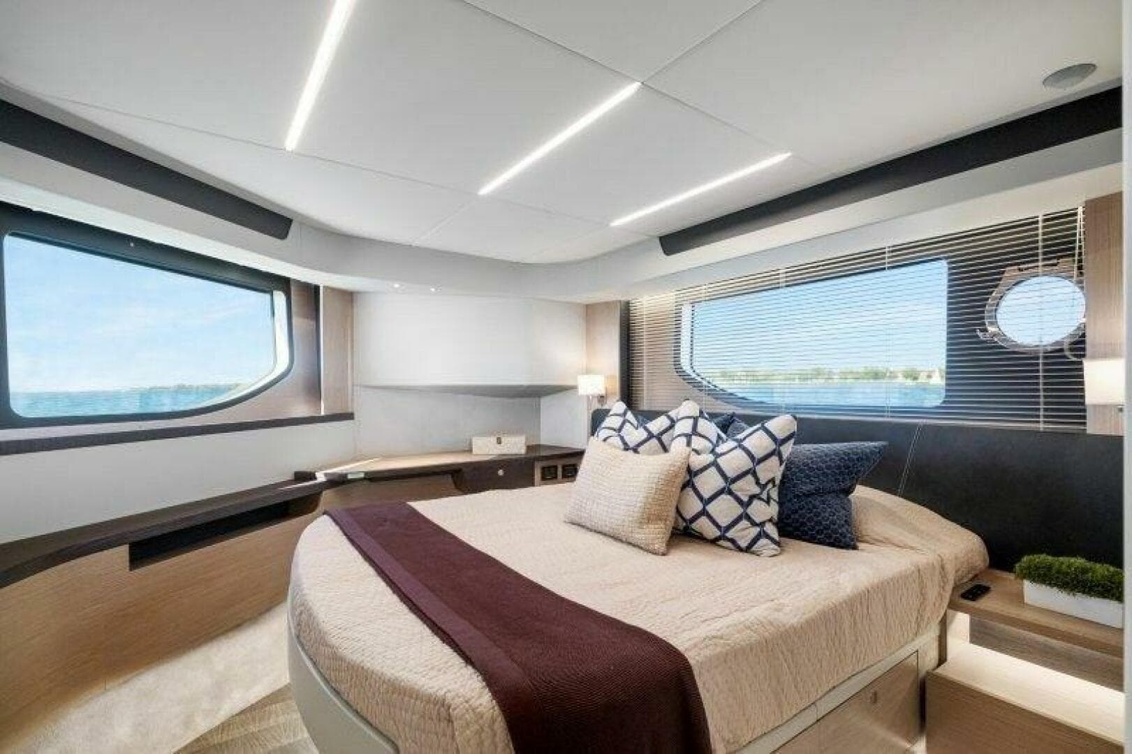 2026 Absolute 48 Coupe