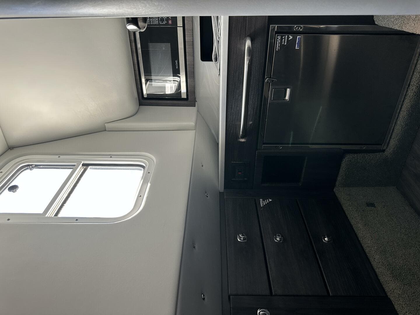 2021 Formula 350 Crossover Bowrider OB