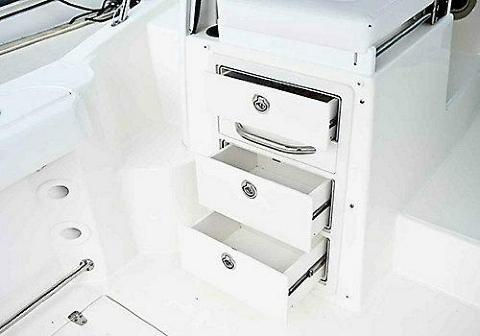 2019 Boston Whaler Conquest