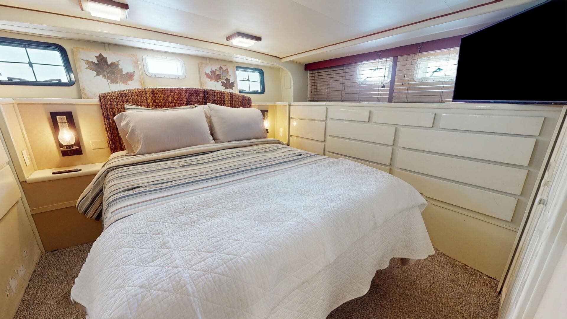 1974 Hatteras Motor Yacht