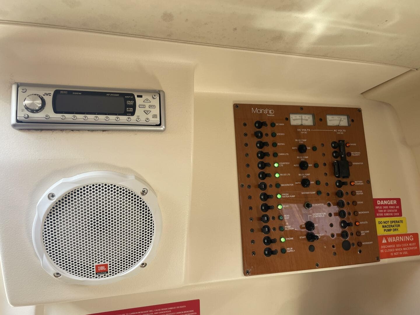 2005 Mainship 30 Pilot II