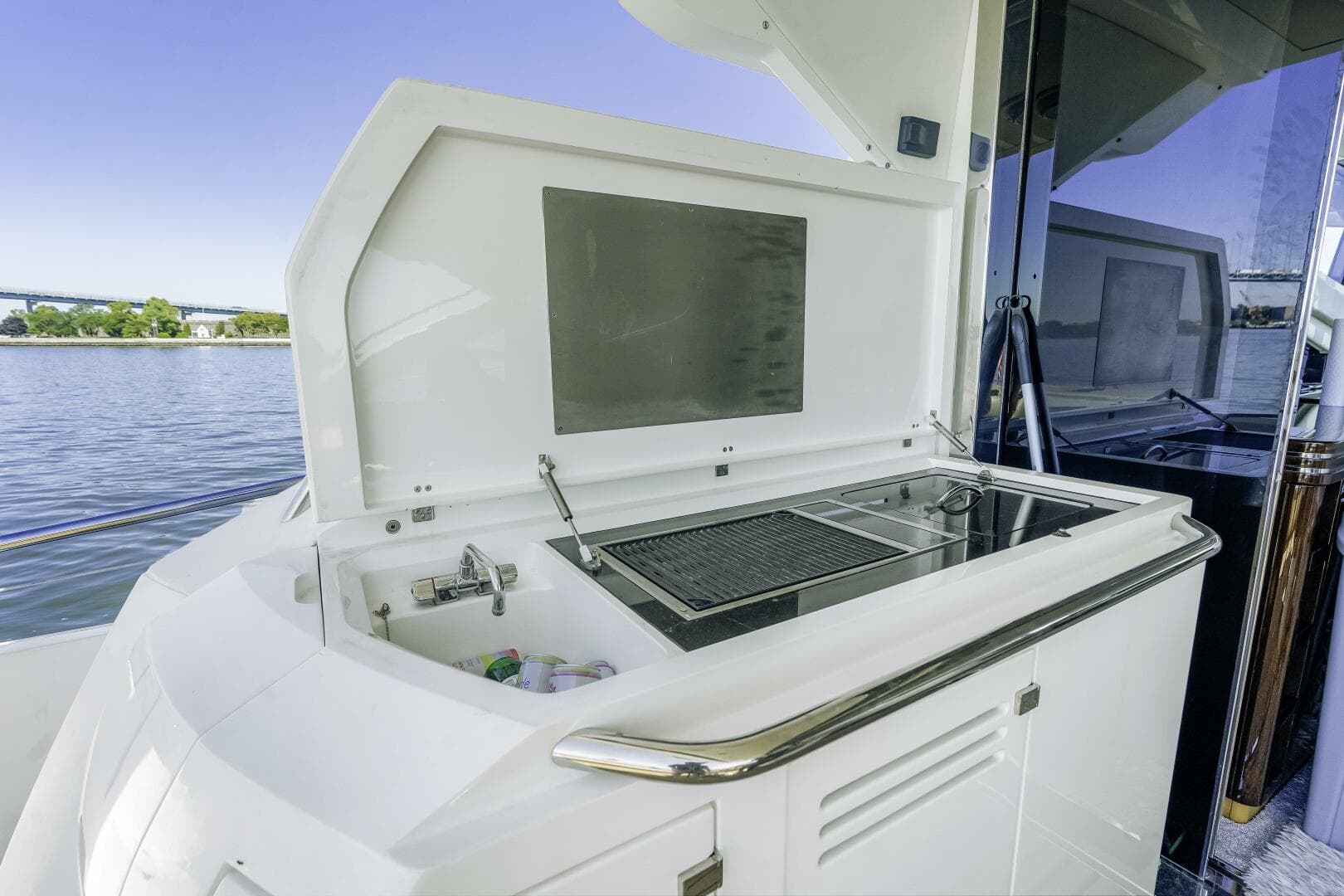 2014 Sunseeker Predator