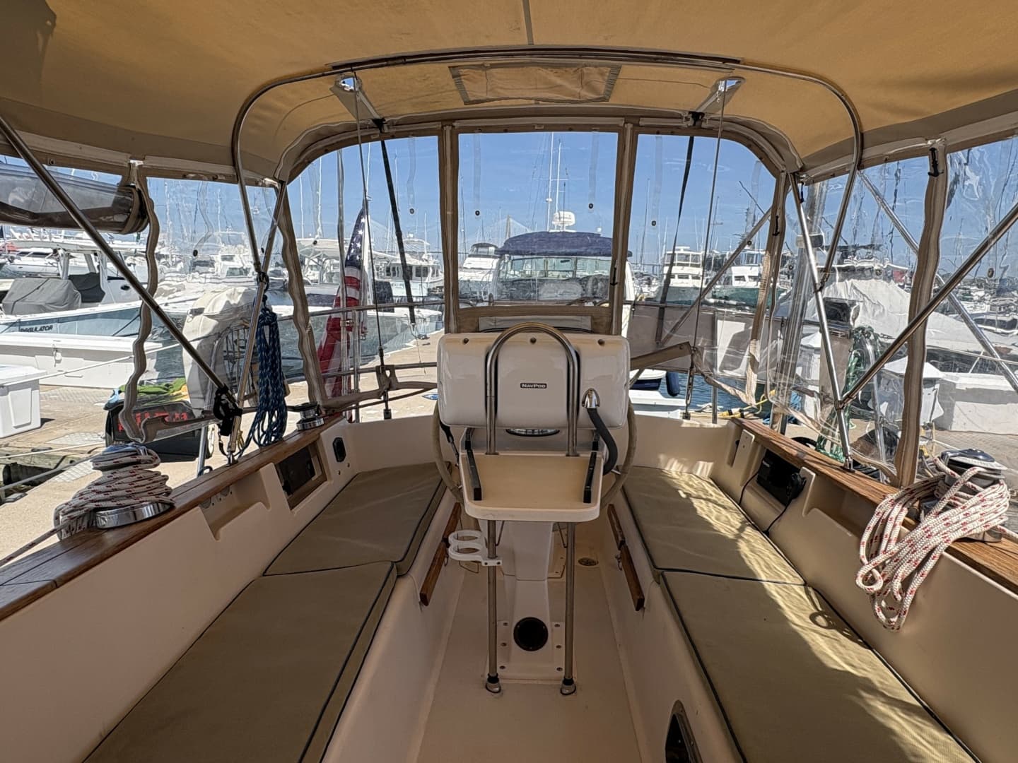 Cockpit table