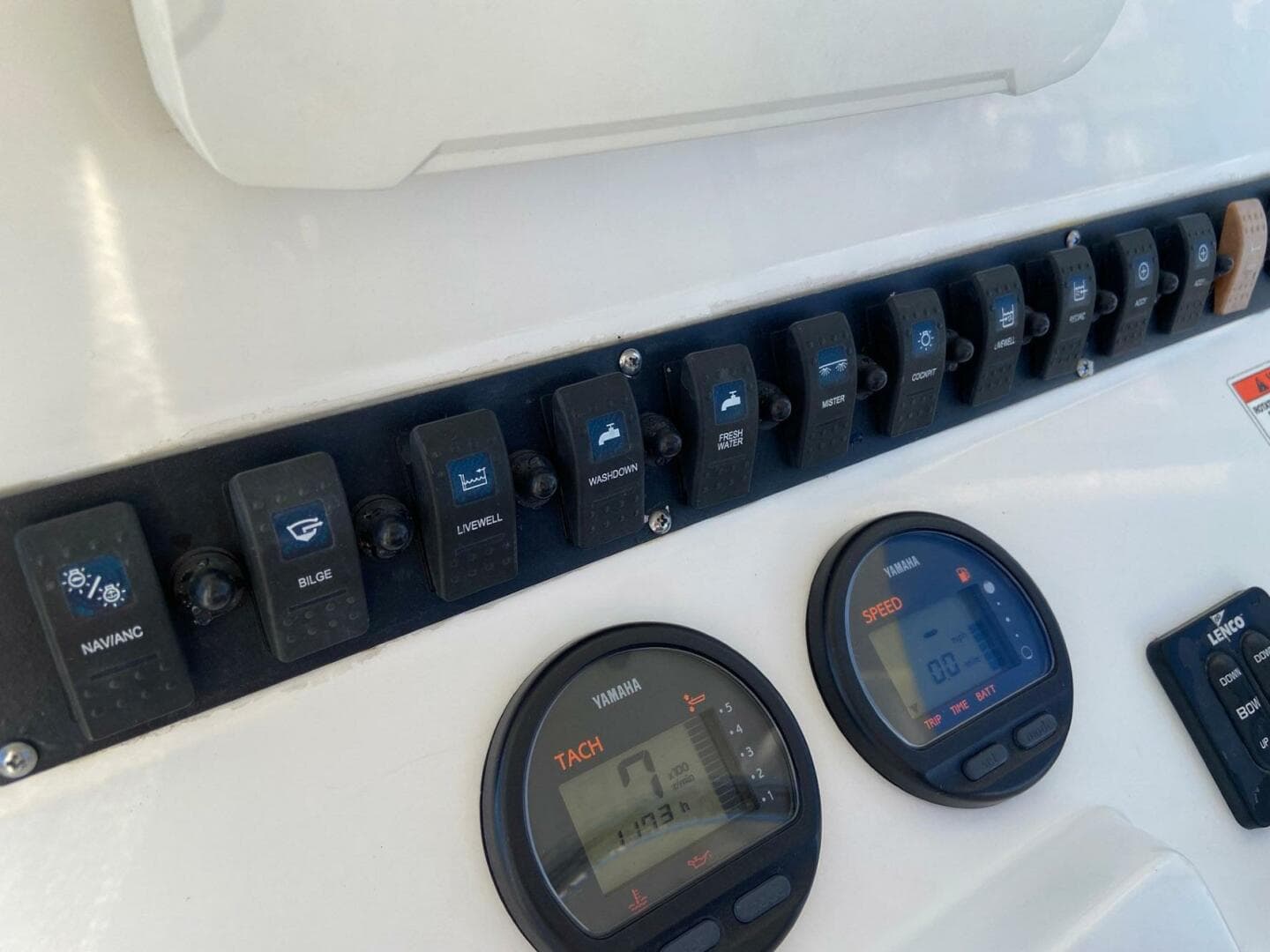 2015 Sea Hunt Ultra 234