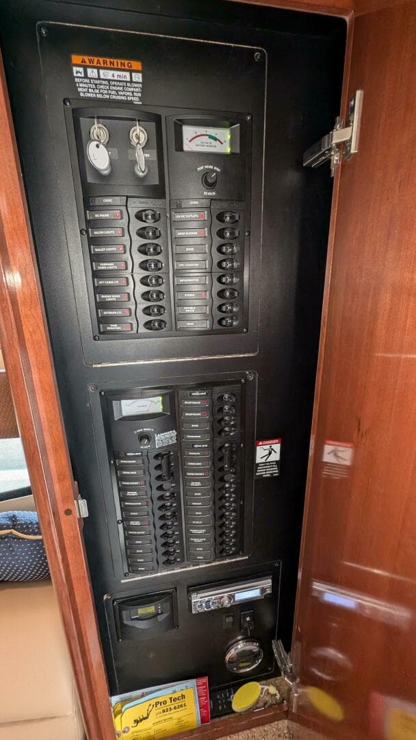 2008 Meridian 341 Sedan