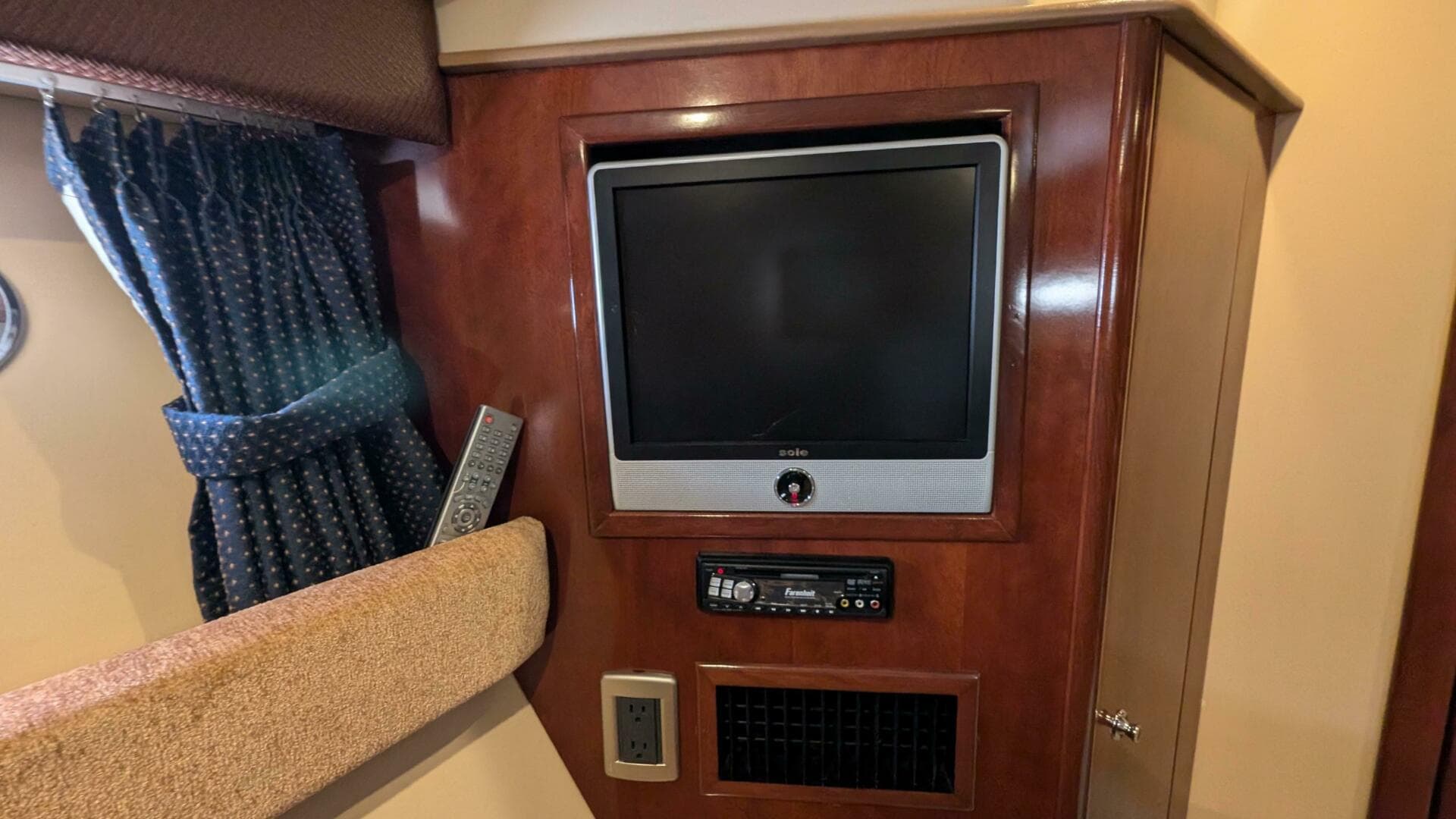 2008 Meridian 341 Sedan