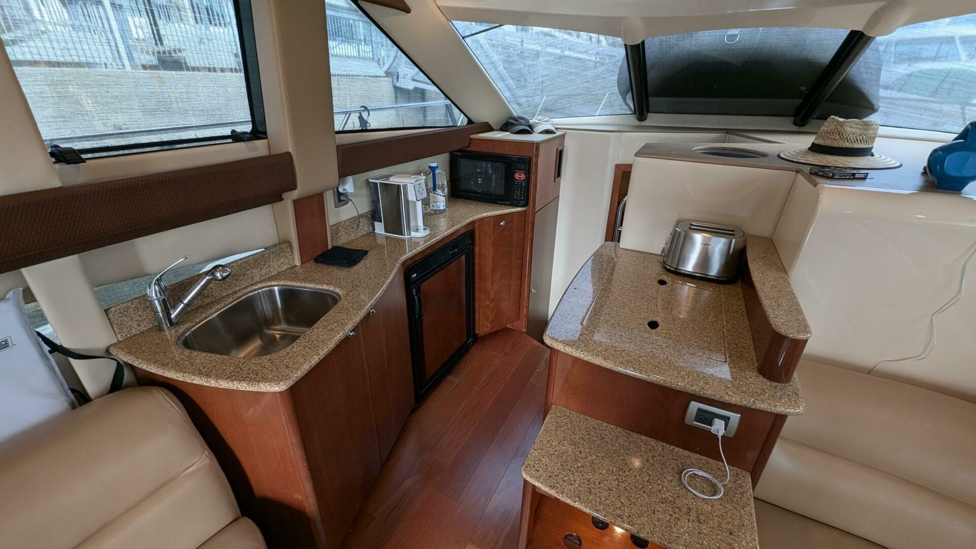 2008 Meridian 341 Sedan