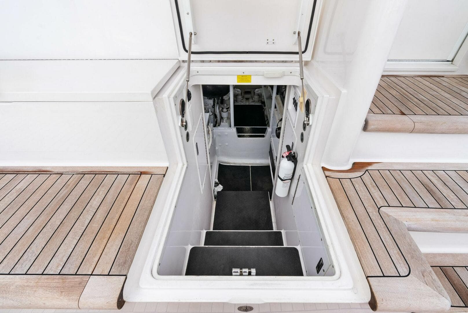 2006 Viking 61 Convertible KNOT ON CALL