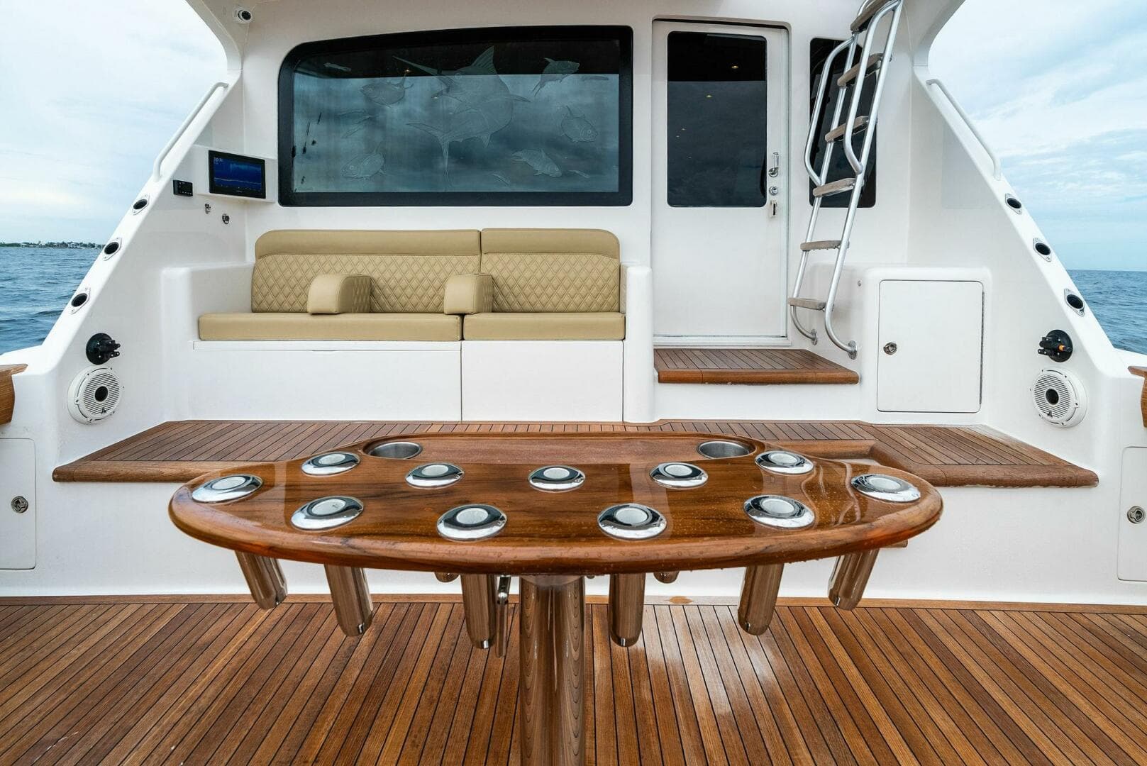 2006 Viking 61 Convertible KNOT ON CALL Cockpit Rocket Launcher