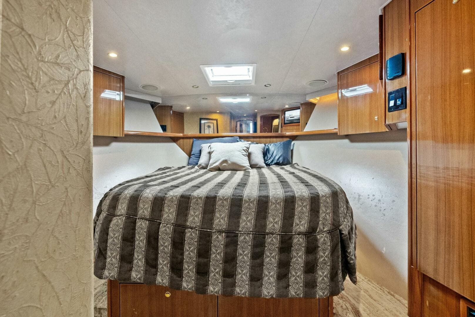 2006 Viking 61 Convertible KNOT ON CALL