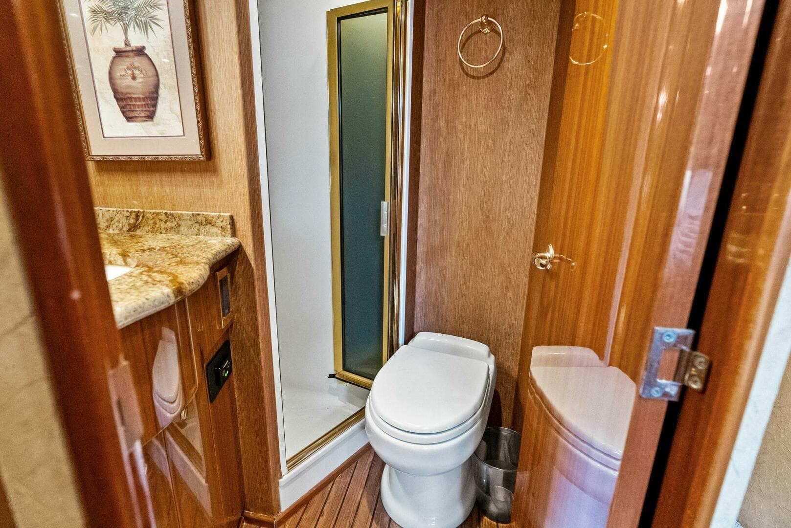 2006 Viking 61 Convertible KNOT ON CALL