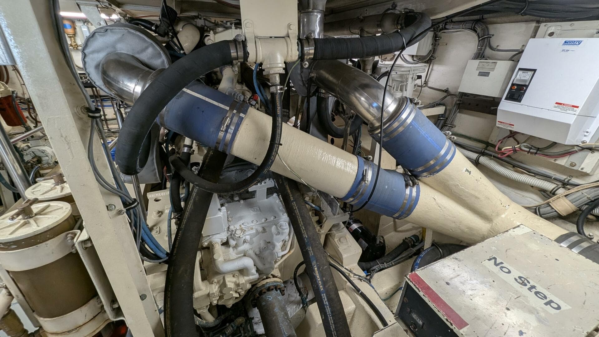 1987 Hatteras 55 Convertible