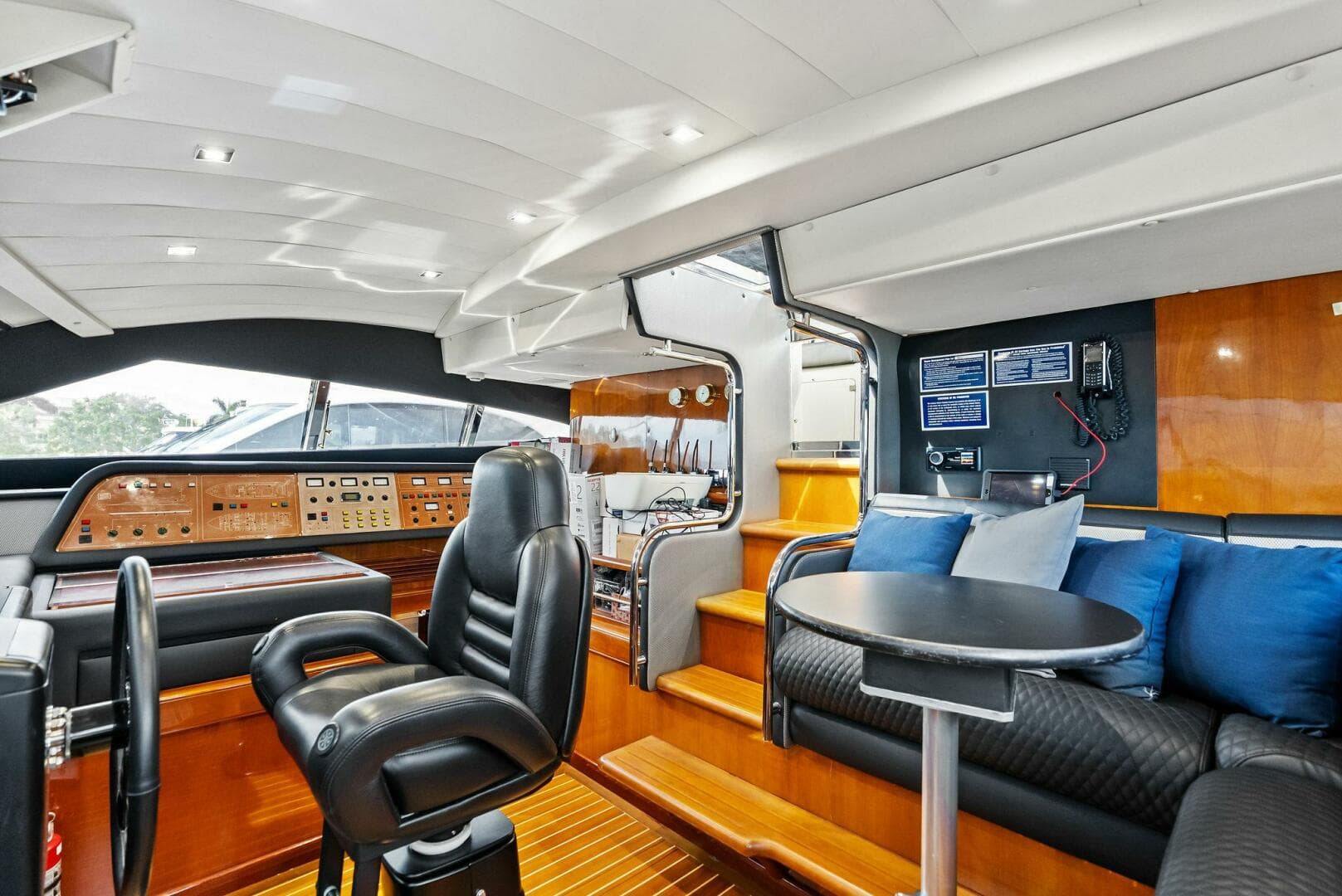 2004 Ferretti 94 Motor Yacht