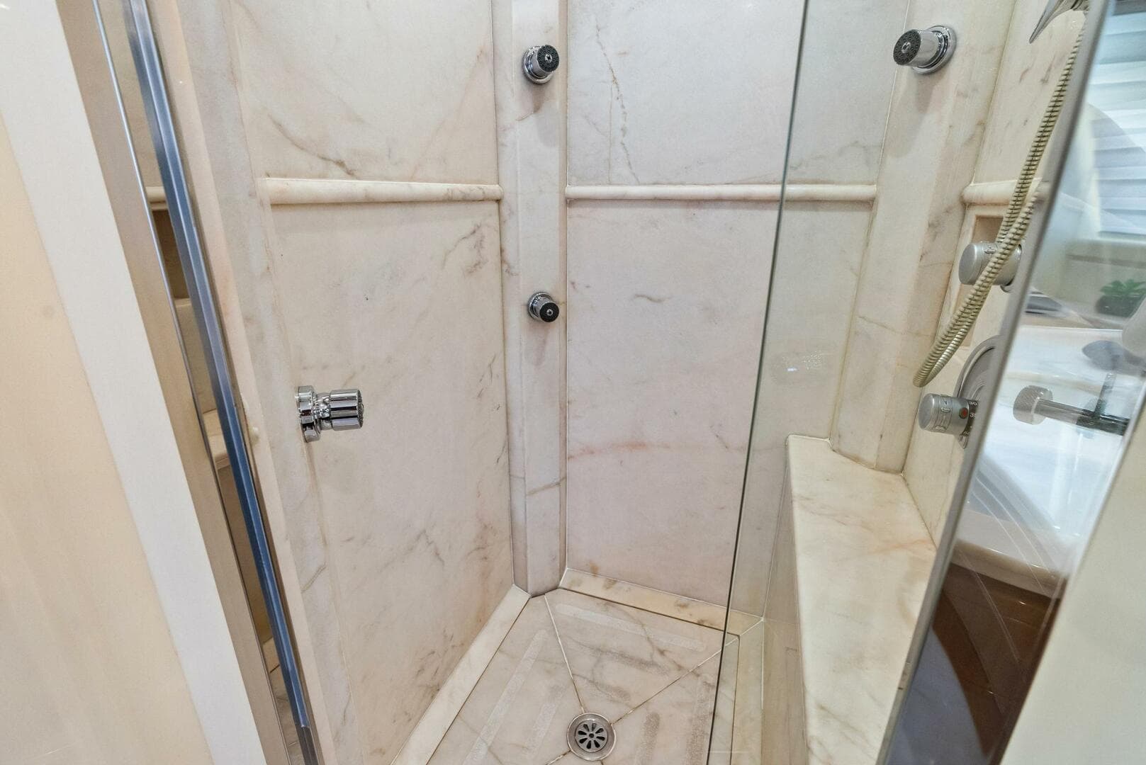 2004 Ferretti 94 Motor Yacht