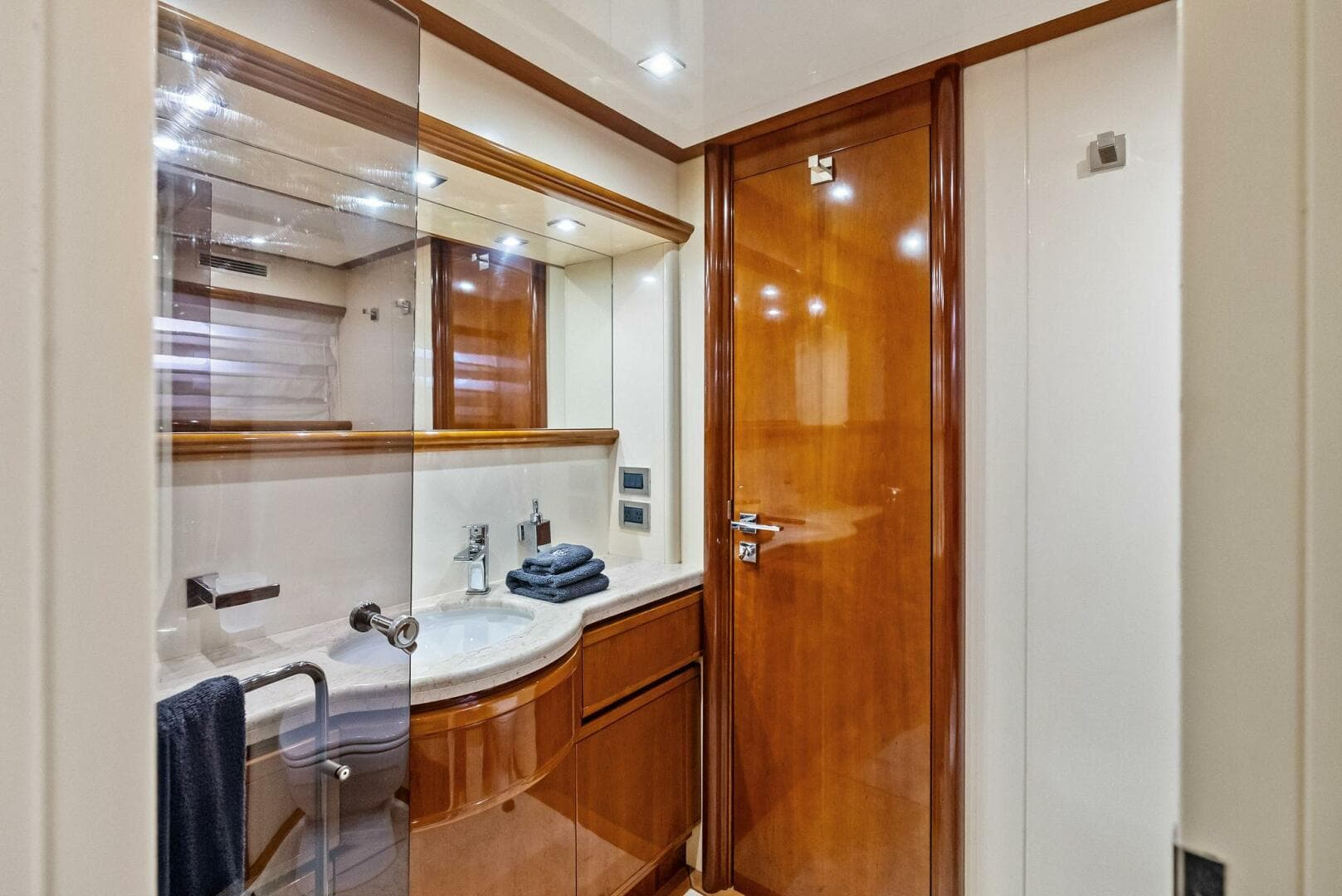 2004 Ferretti 94 Motor Yacht