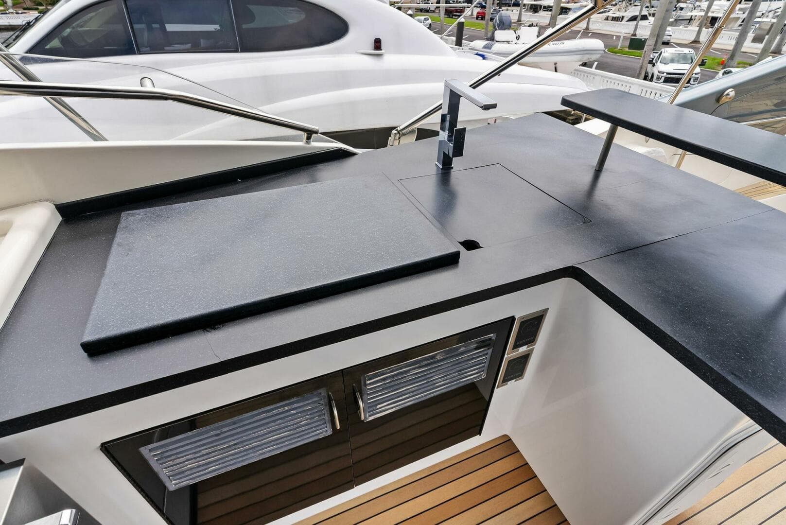 2004 Ferretti 94 Motor Yacht