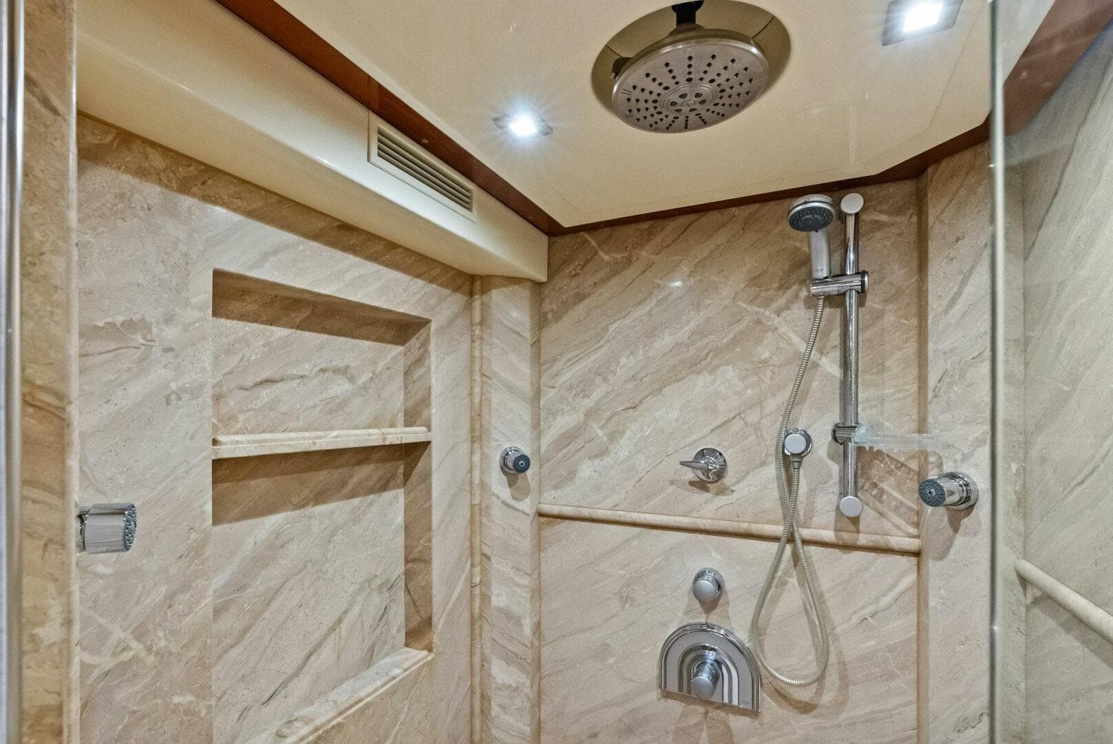 2004 Ferretti 94 Motor Yacht