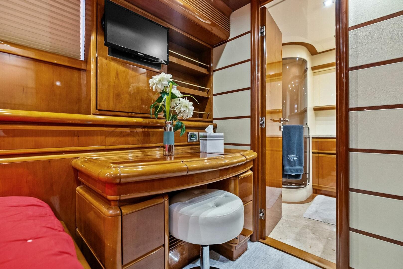 2004 Ferretti 94 Motor Yacht