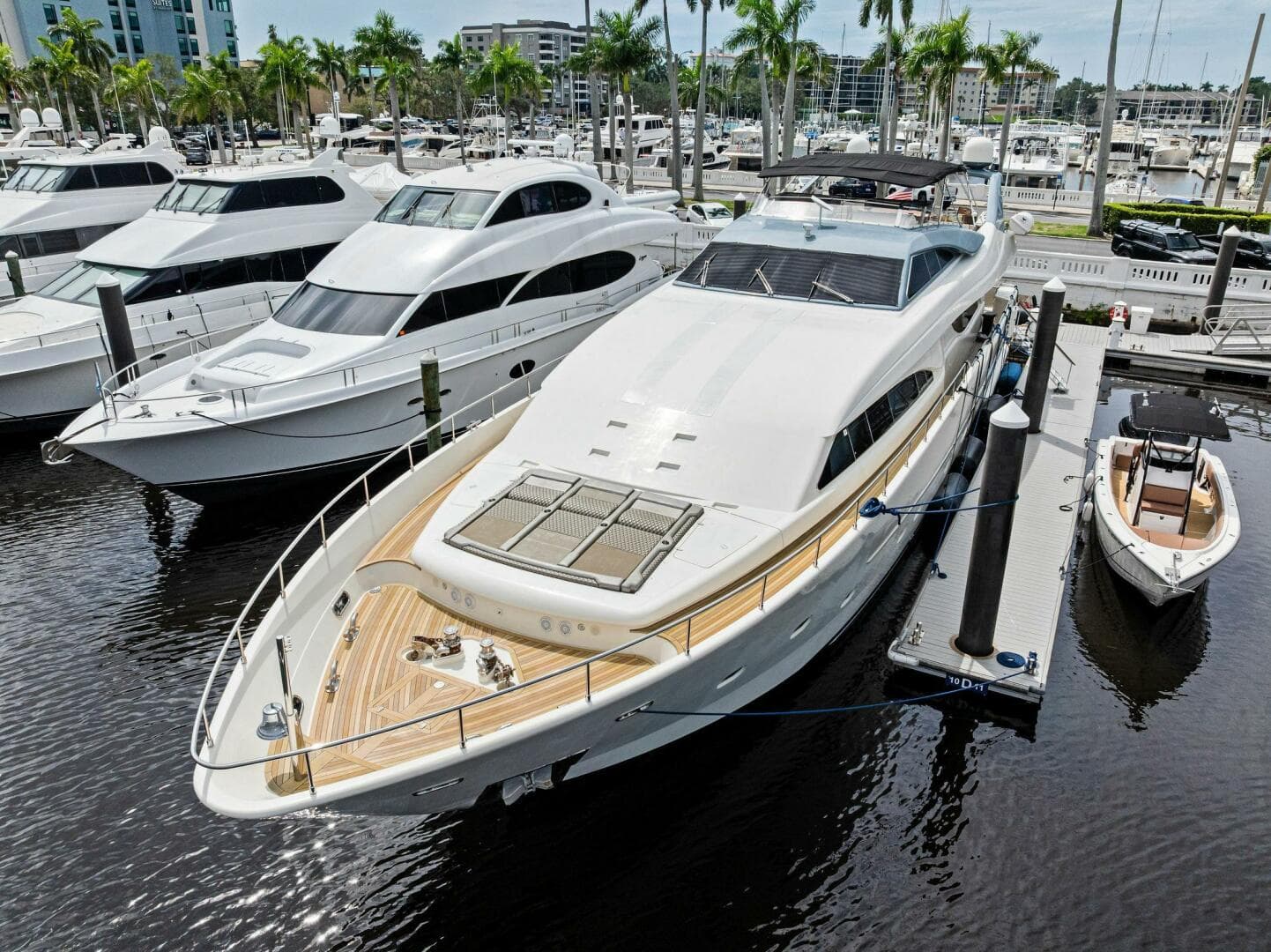 2004 Ferretti 94 Motor Yacht
