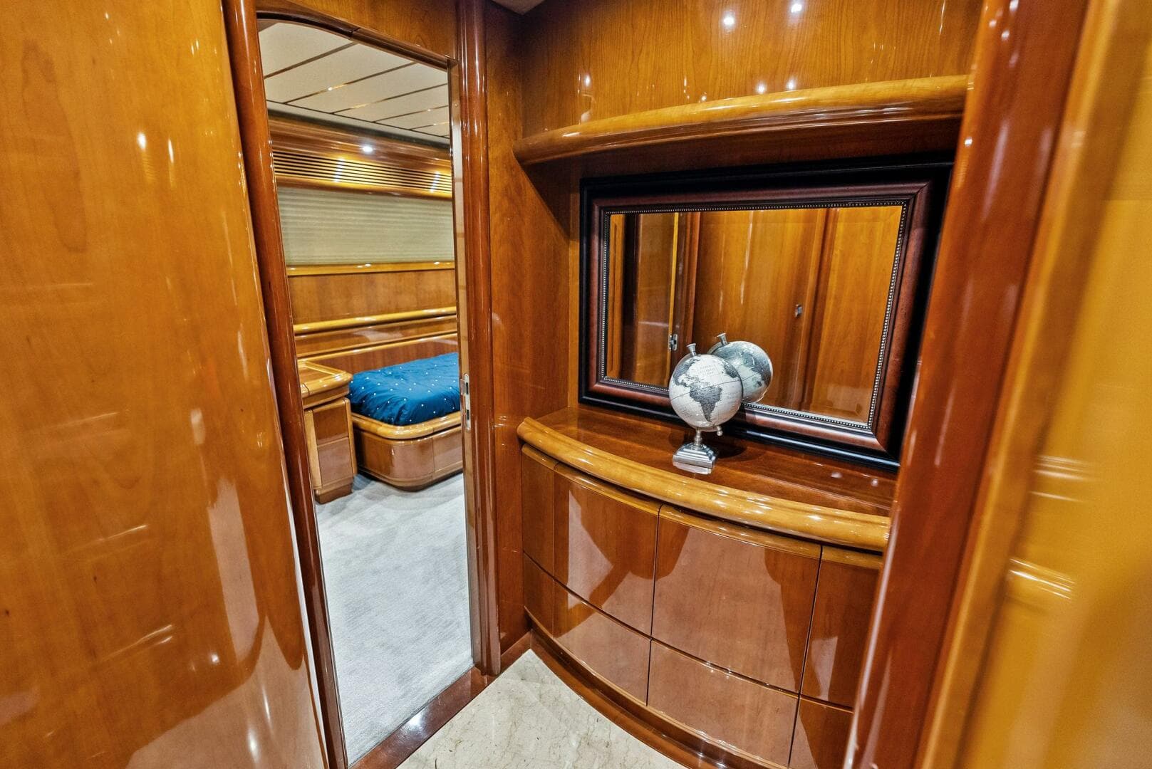 2004 Ferretti 94 Motor Yacht