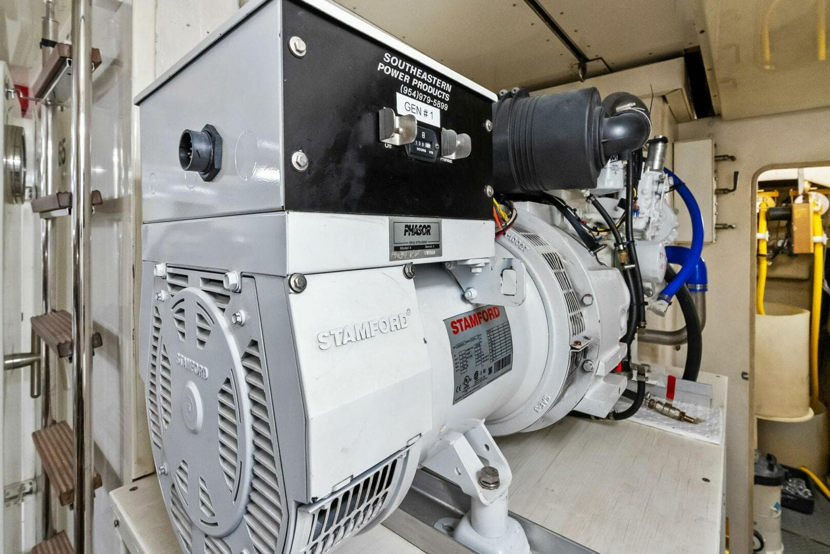 2004 Ferretti Yachts 94 Motor Yacht