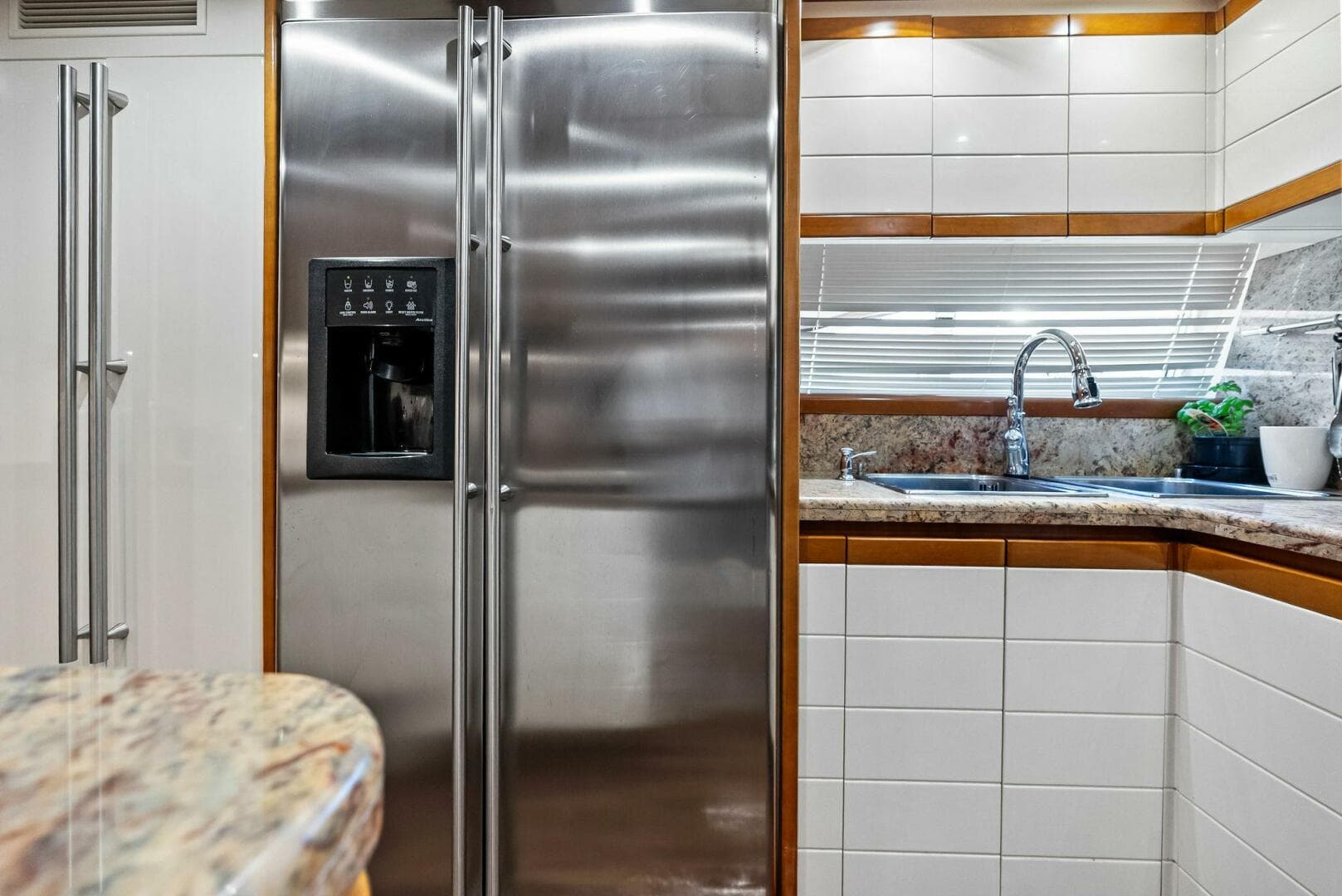 2004 Ferretti 94 Motor Yacht