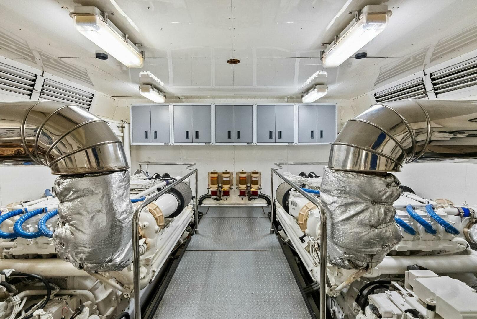 2004 Ferretti 94 Motor Yacht