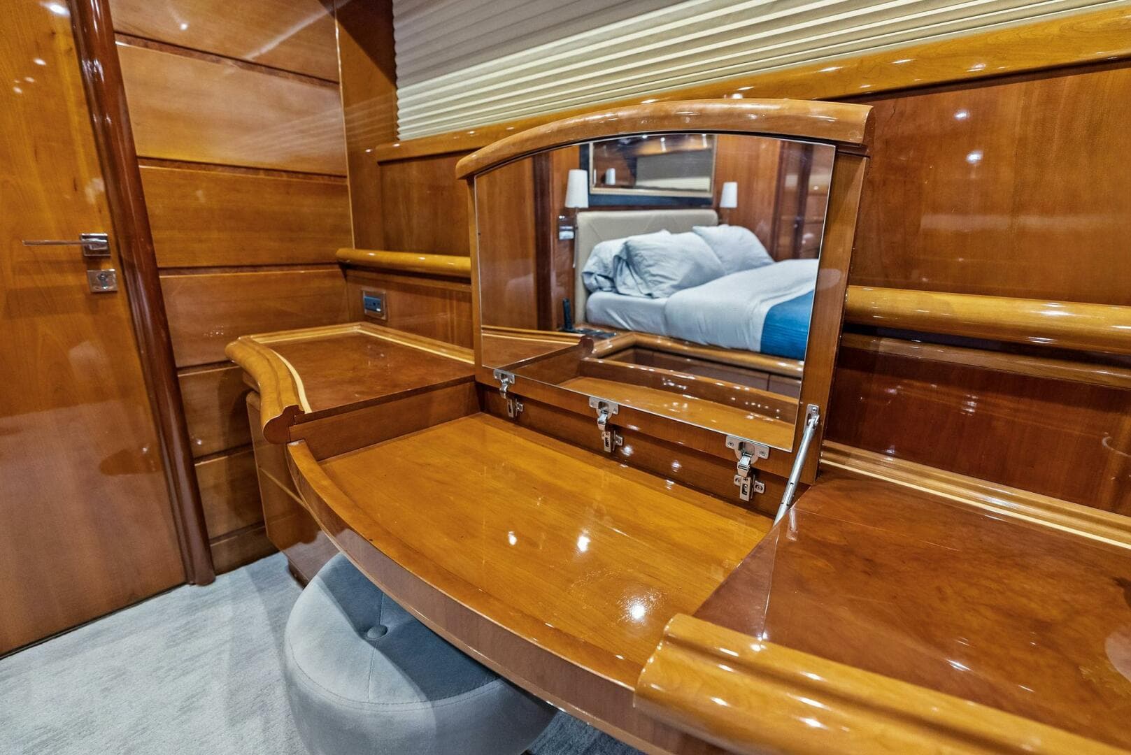 2004 Ferretti 94 Motor Yacht