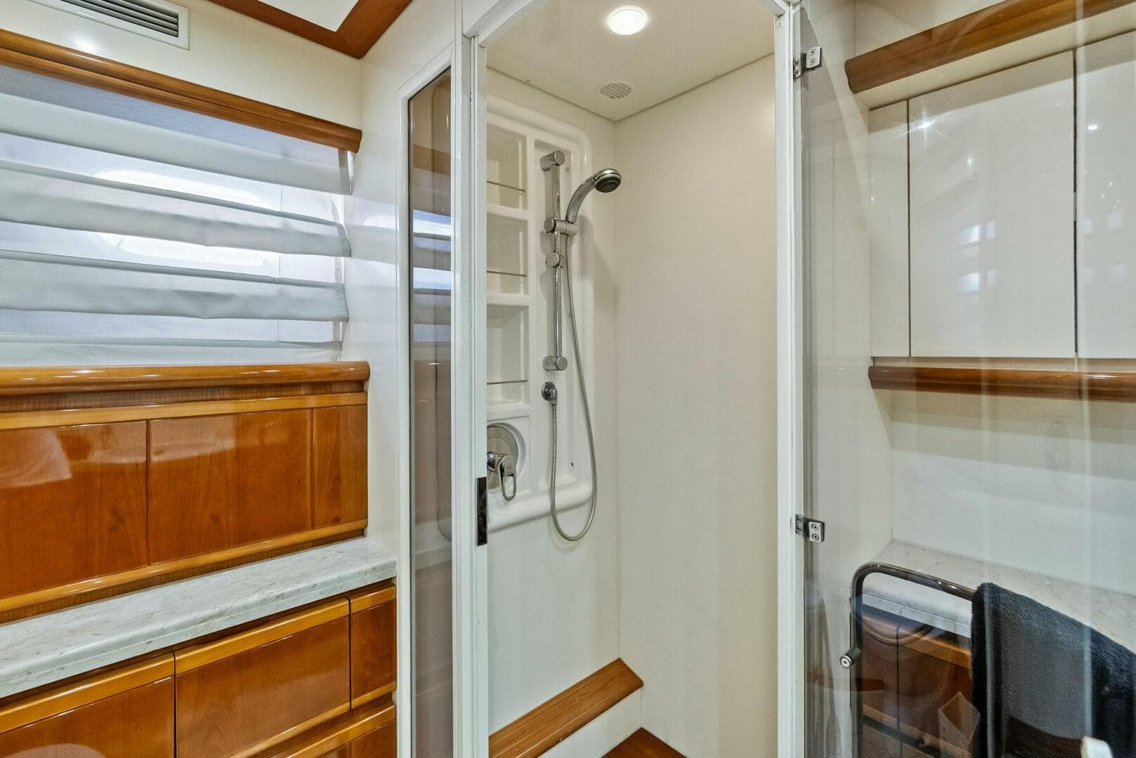 2004 Ferretti 94 Motor Yacht