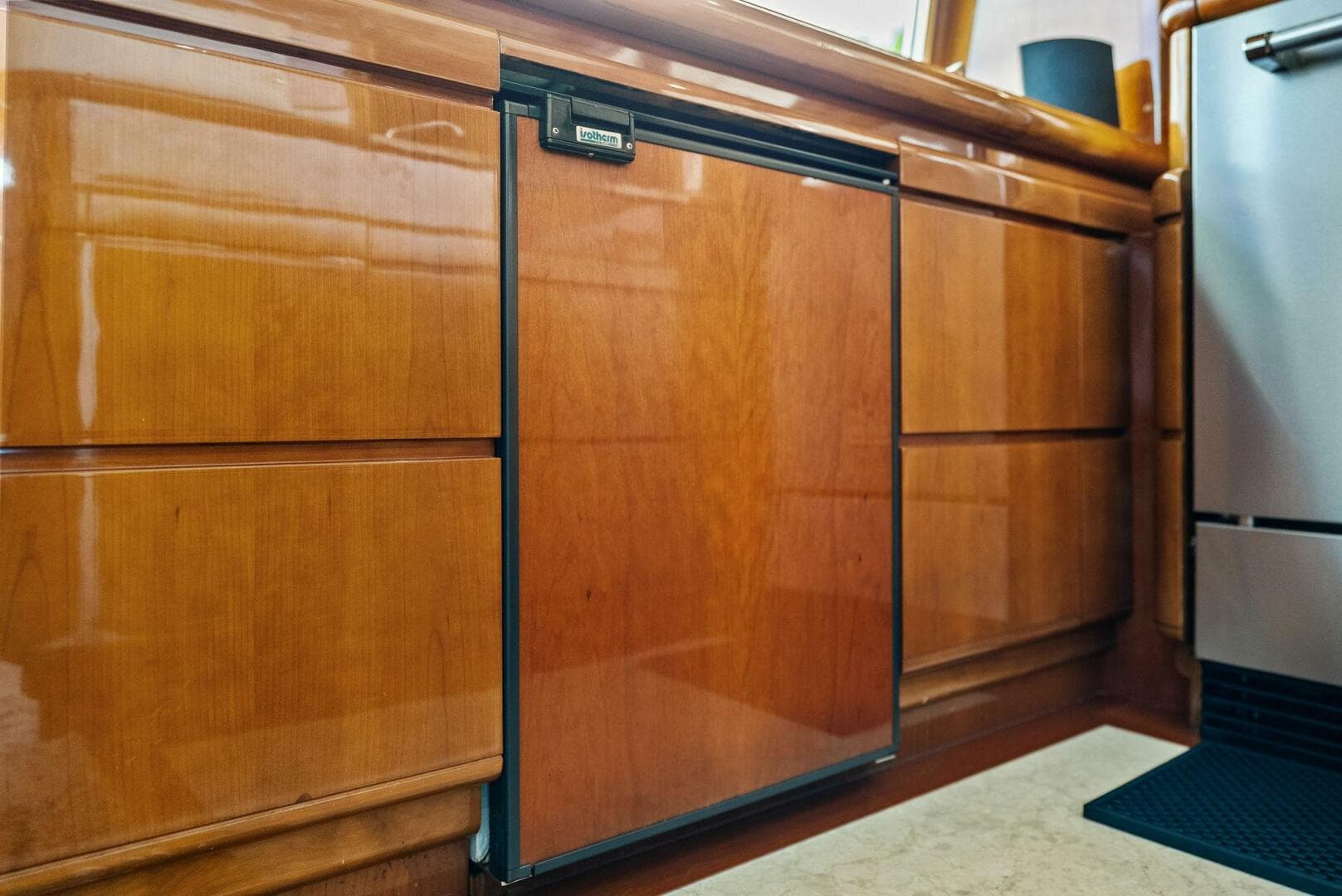 2004 Ferretti 94 Motor Yacht