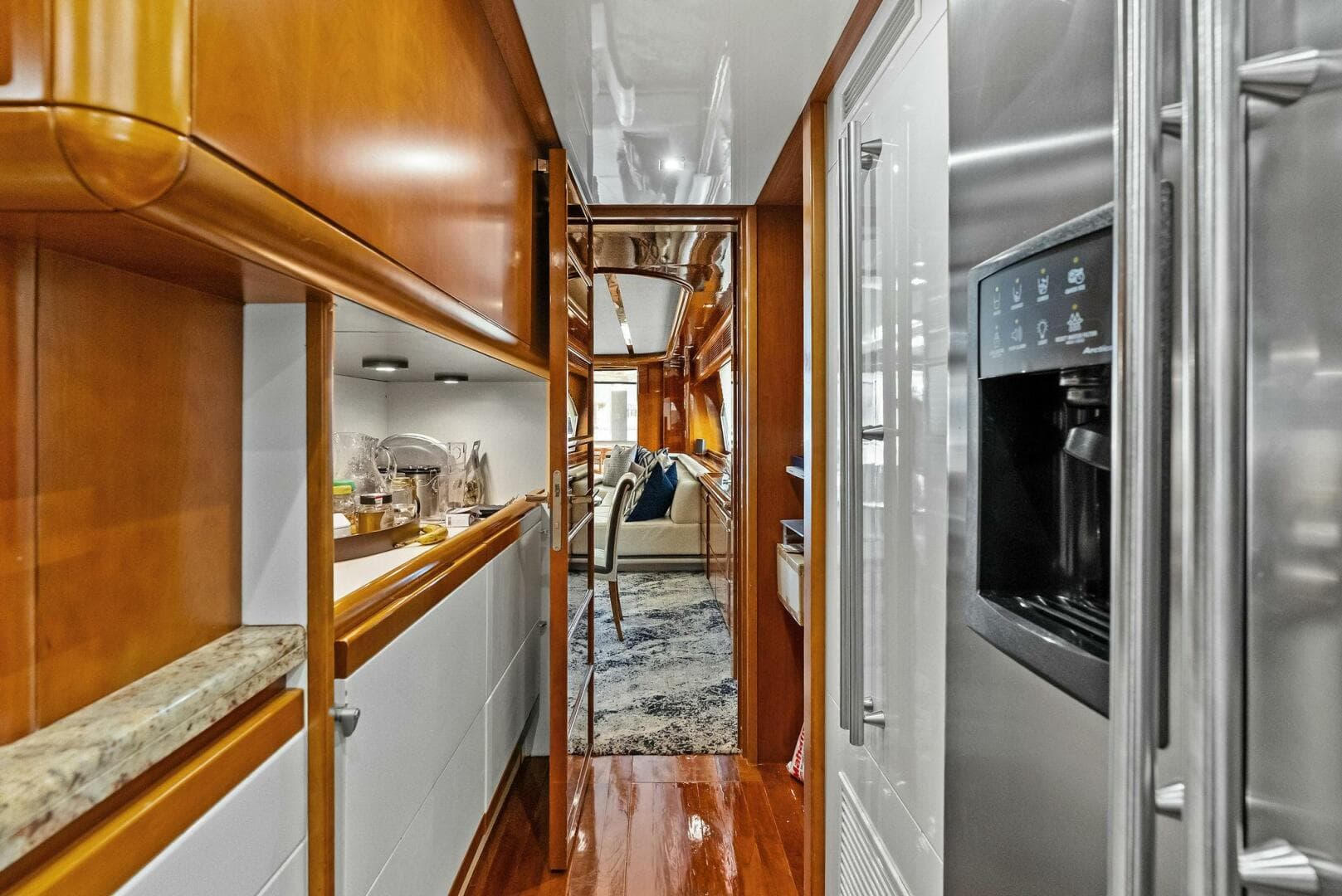 2004 Ferretti 94 Motor Yacht