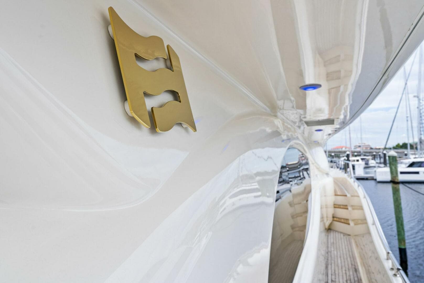 2004 Ferretti 94 Motor Yacht