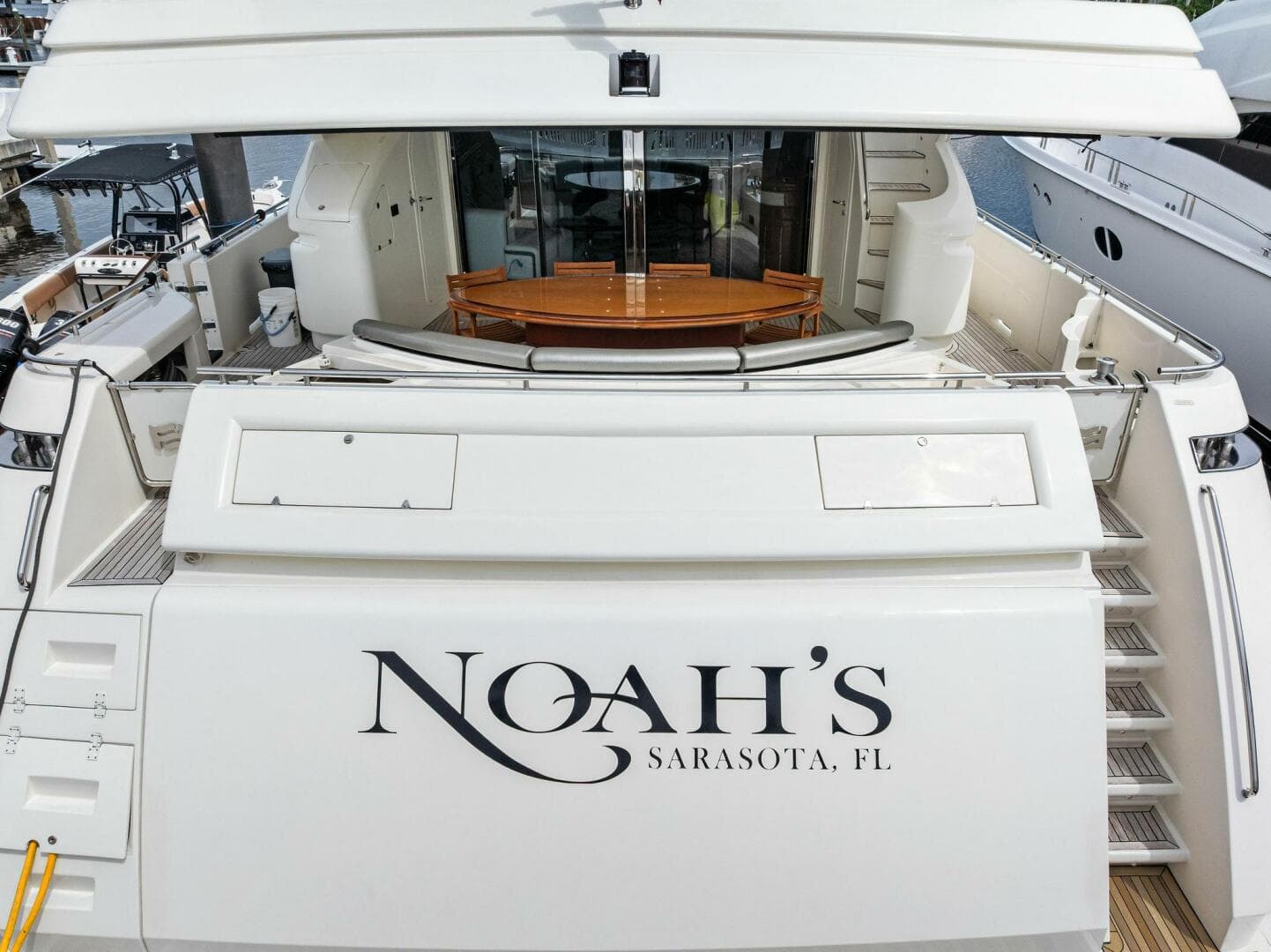 2004 Ferretti 94 Motor Yacht