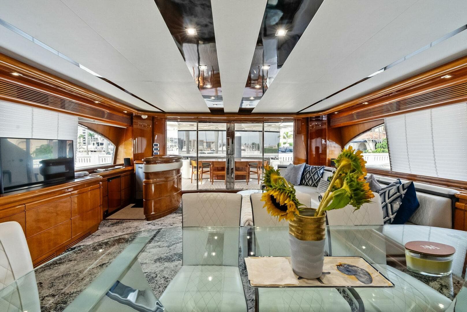 2004 Ferretti 94 Motor Yacht