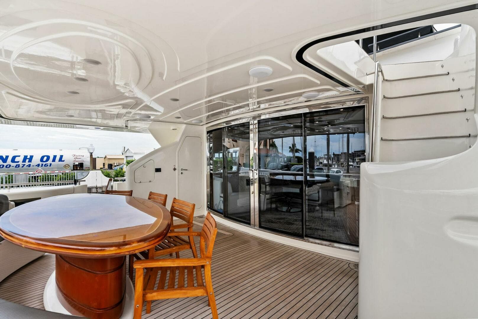 2004 Ferretti 94 Motor Yacht