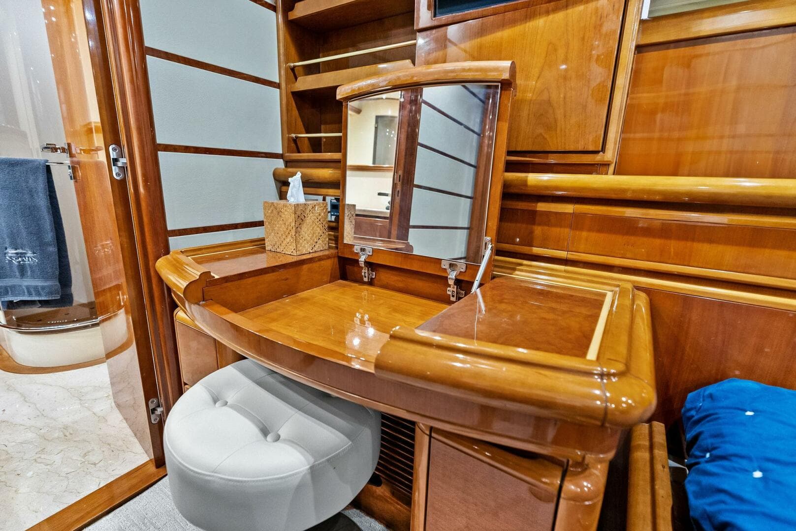 2004 Ferretti 94 Motor Yacht