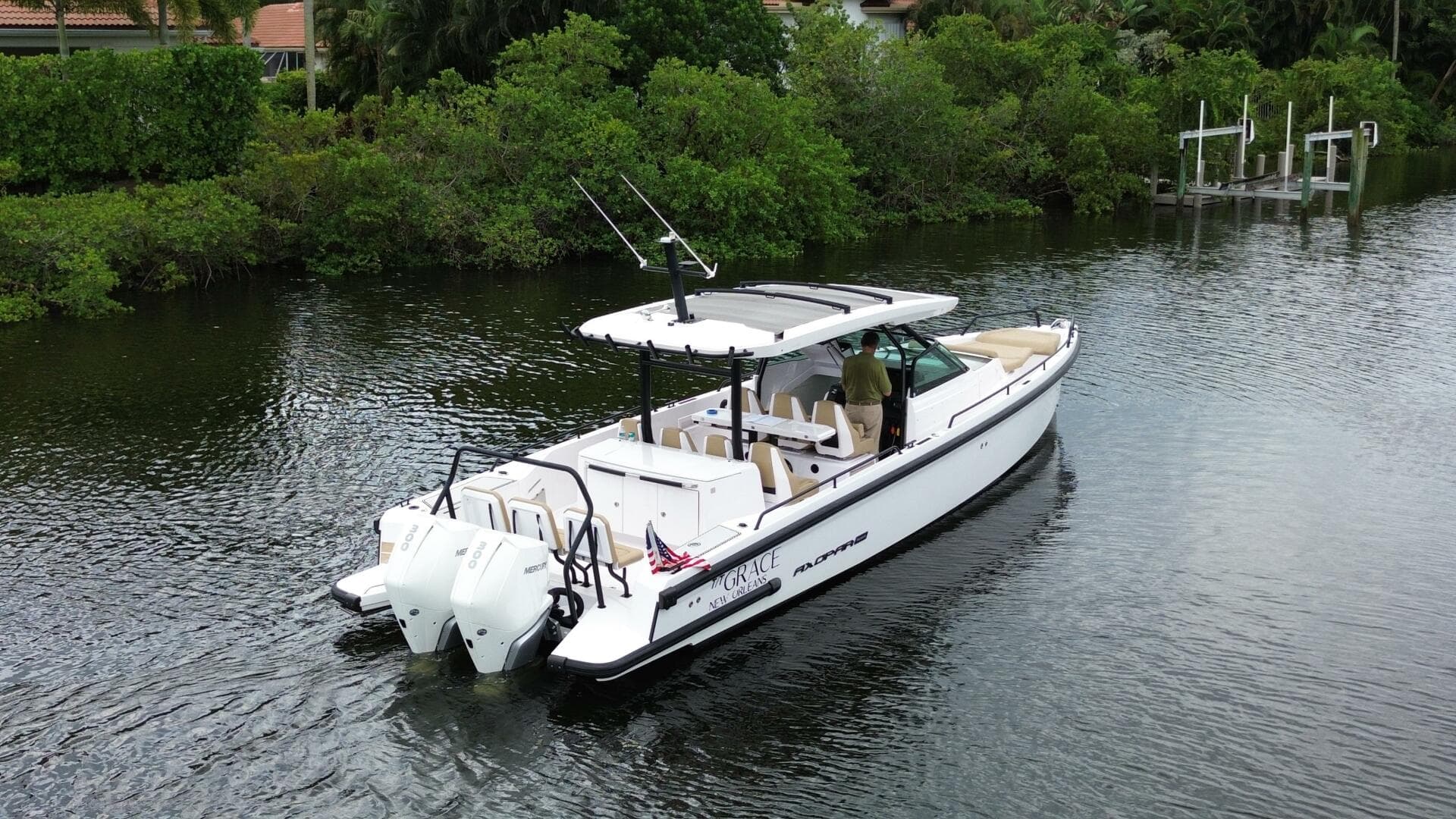 2021 Axopar 37 Sun Top