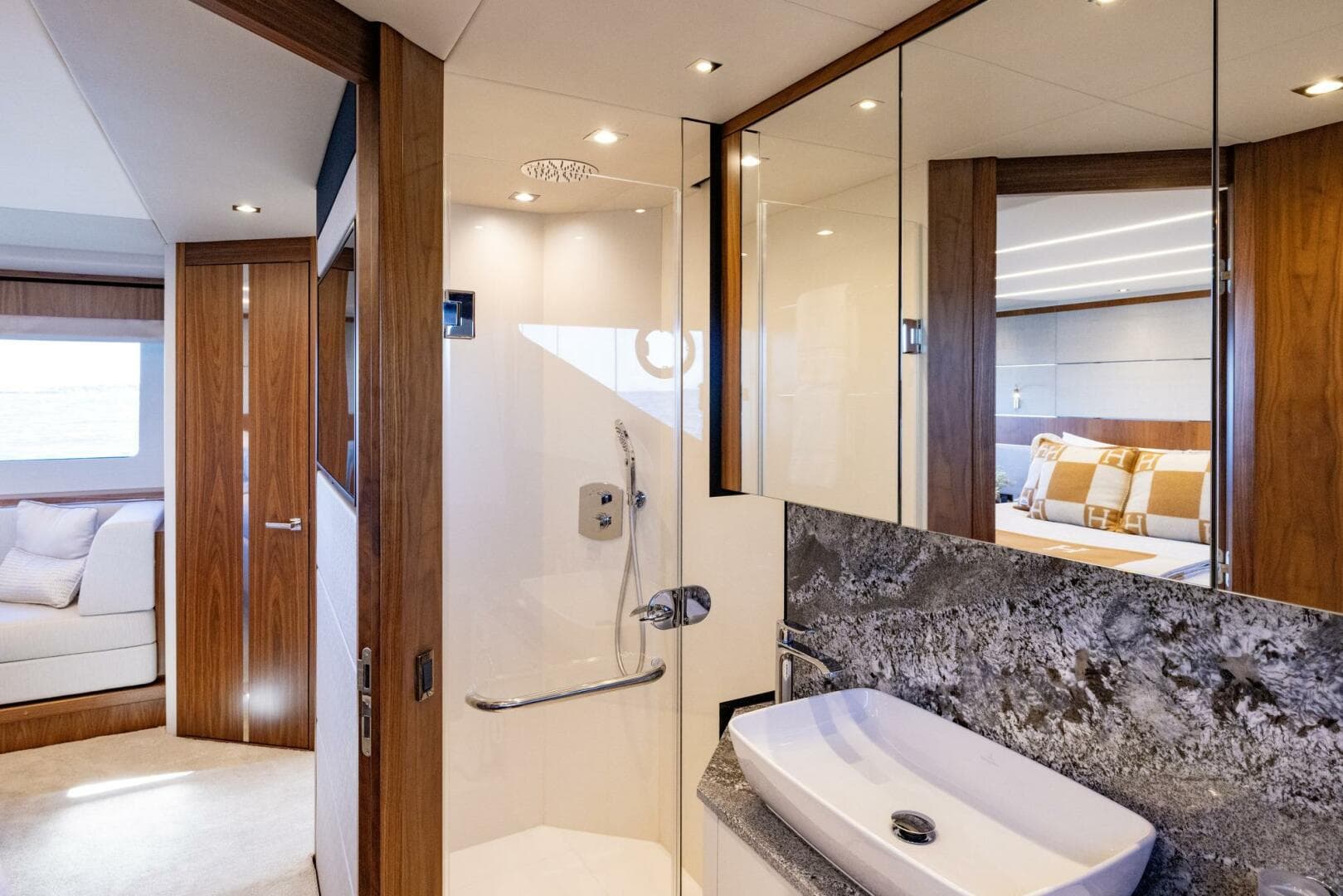 2020 Sunseeker Predator