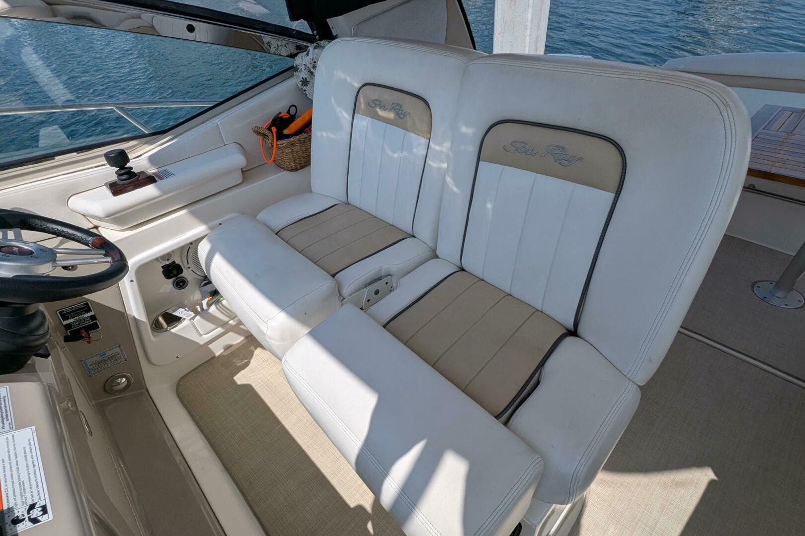 2009 Sea Ray 350 Sundancer