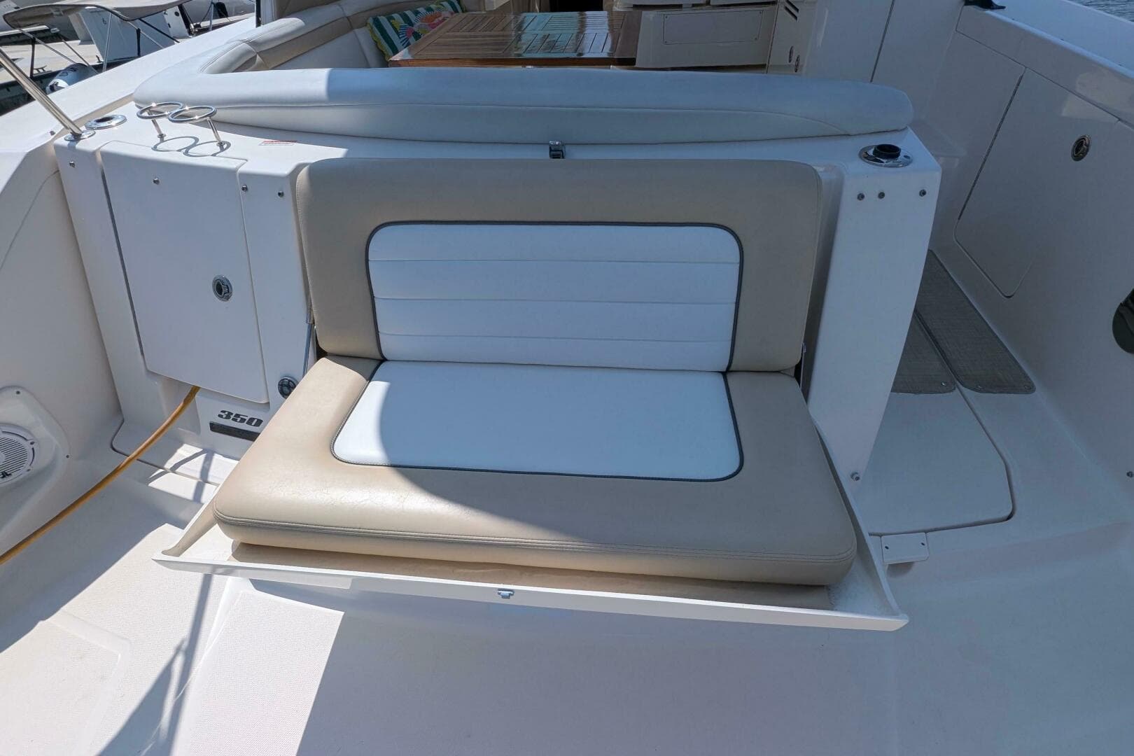 2009 Sea Ray 350 Sundancer