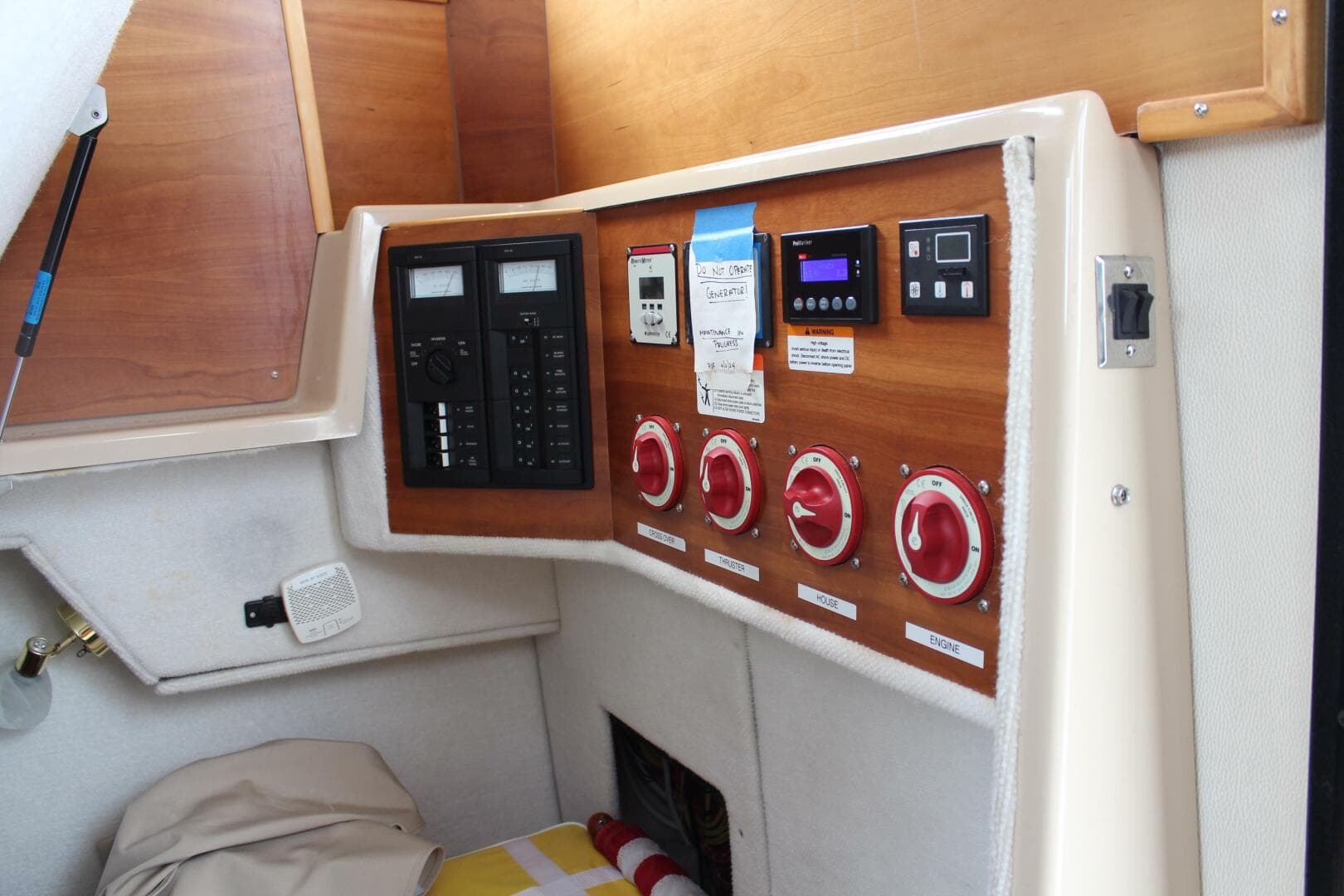 Battery Selector Switches 