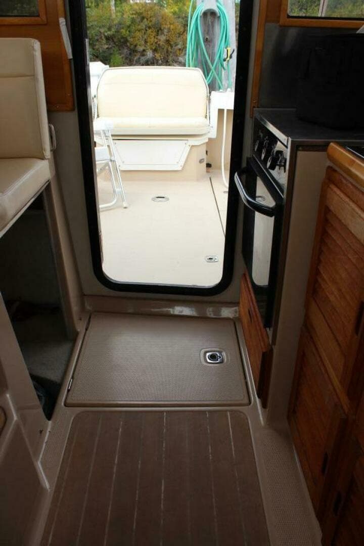 Salon Looking Aft