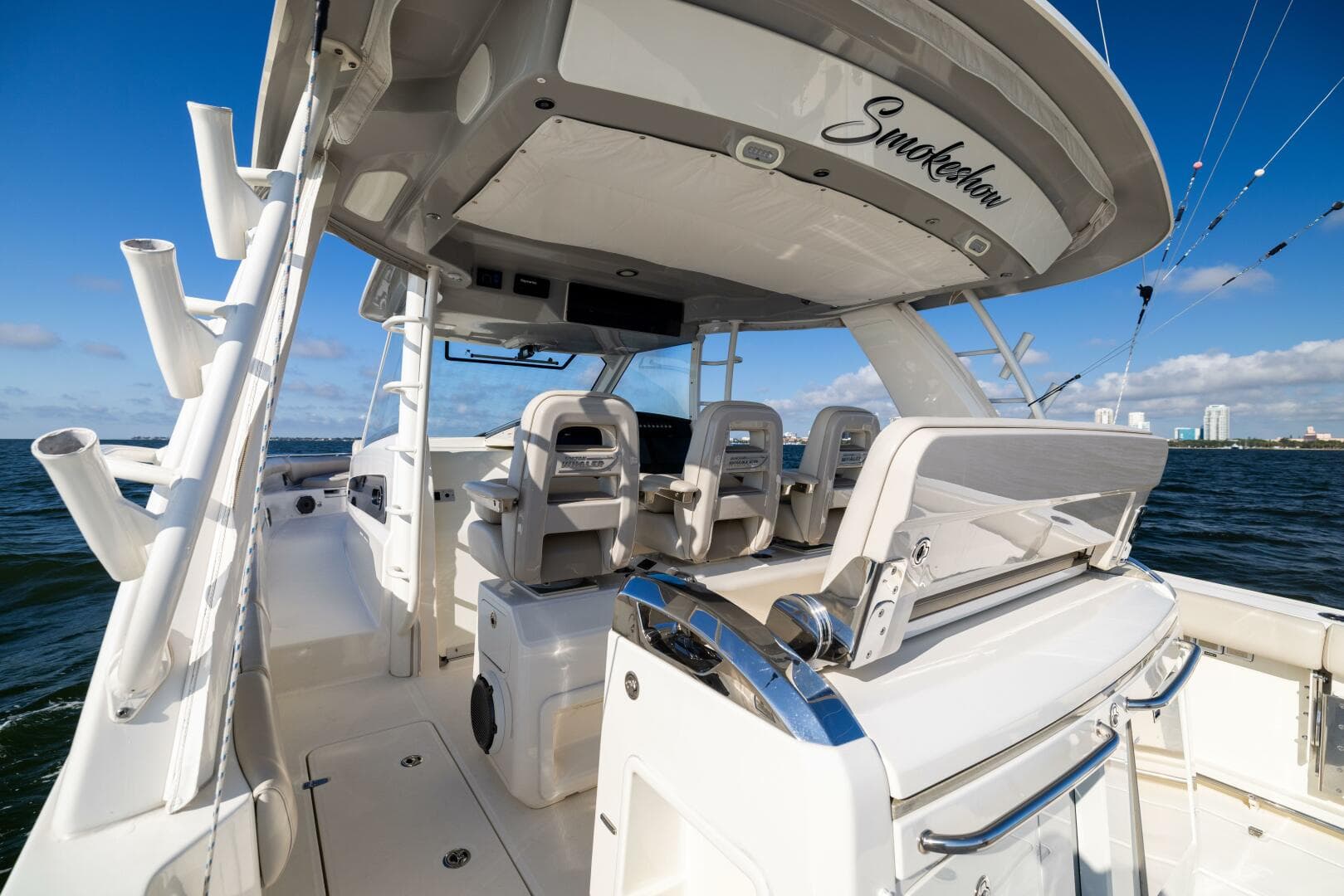 2021 Boston Whaler 420 Outrage