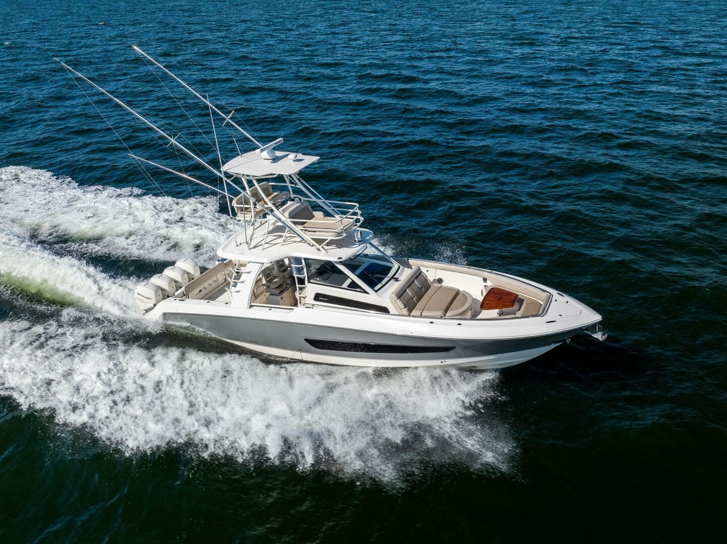 2021 Boston Whaler 420 Outrage