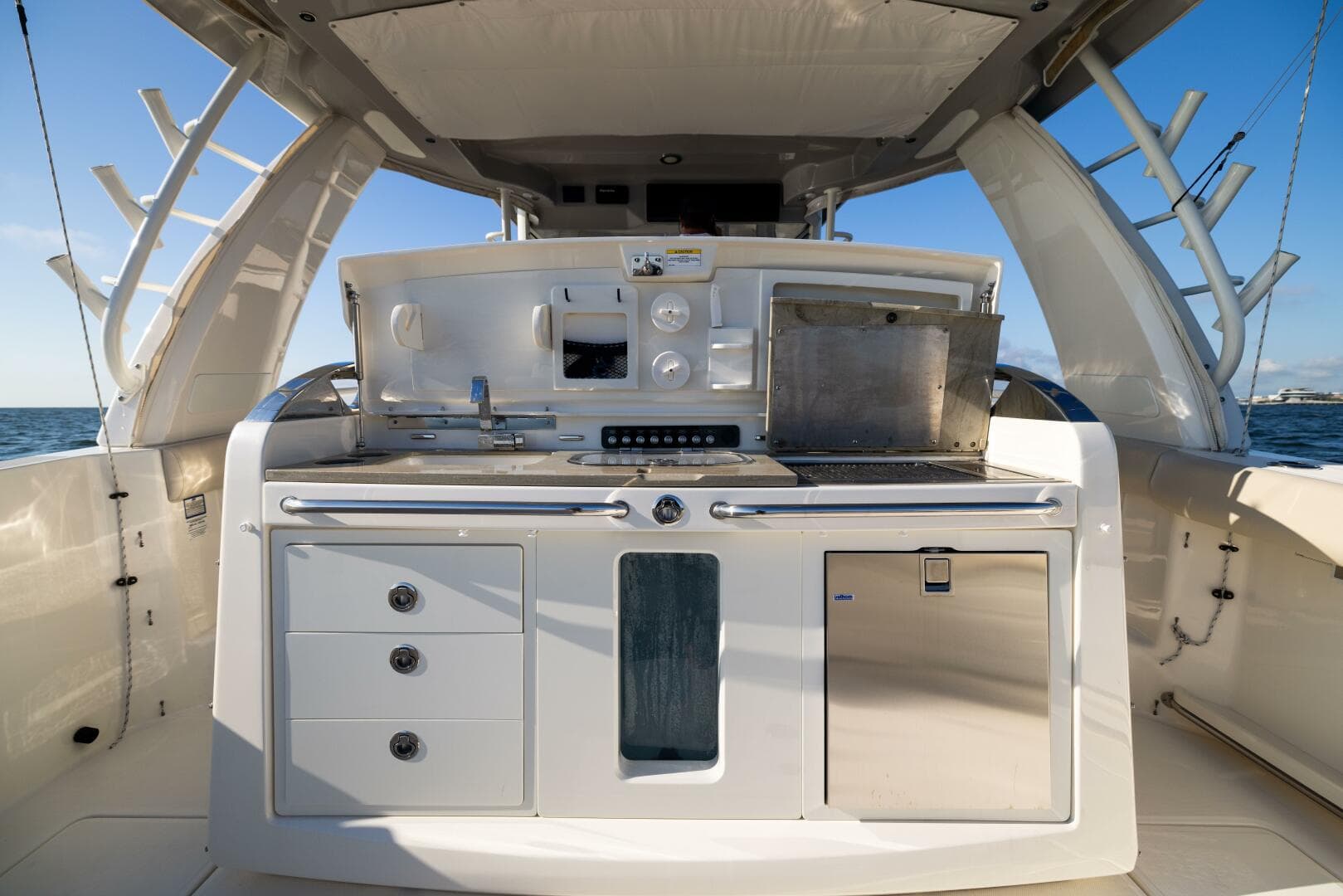 2021 Boston Whaler 420 Outrage