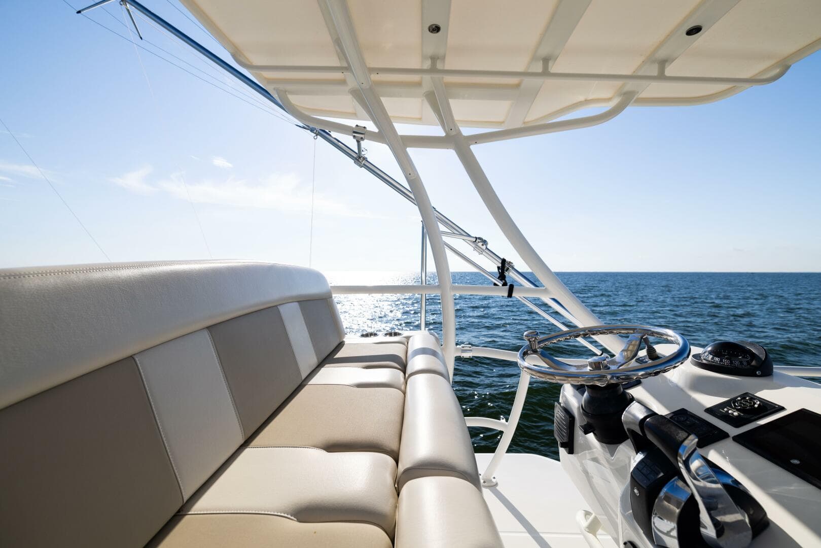 2021 Boston Whaler 420 Outrage