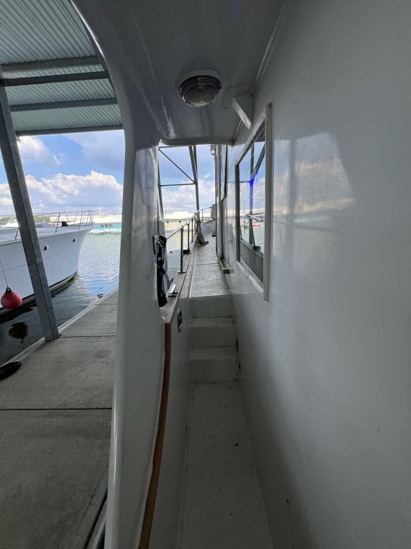 1981 Sea Ranger 45 Raised Pilot House