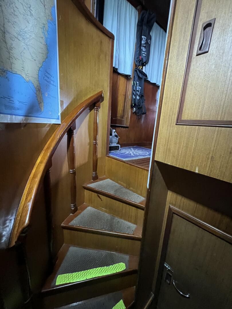 1981 Sea Ranger 45 Raised Pilot House