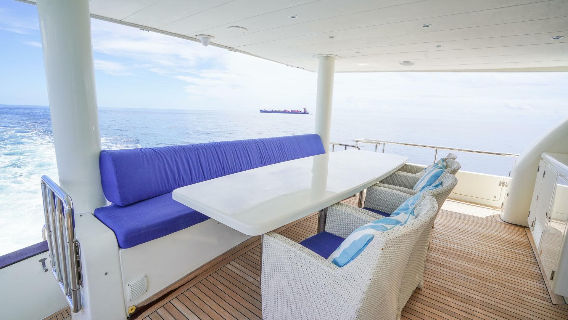 2001 Motor Yacht 82MY