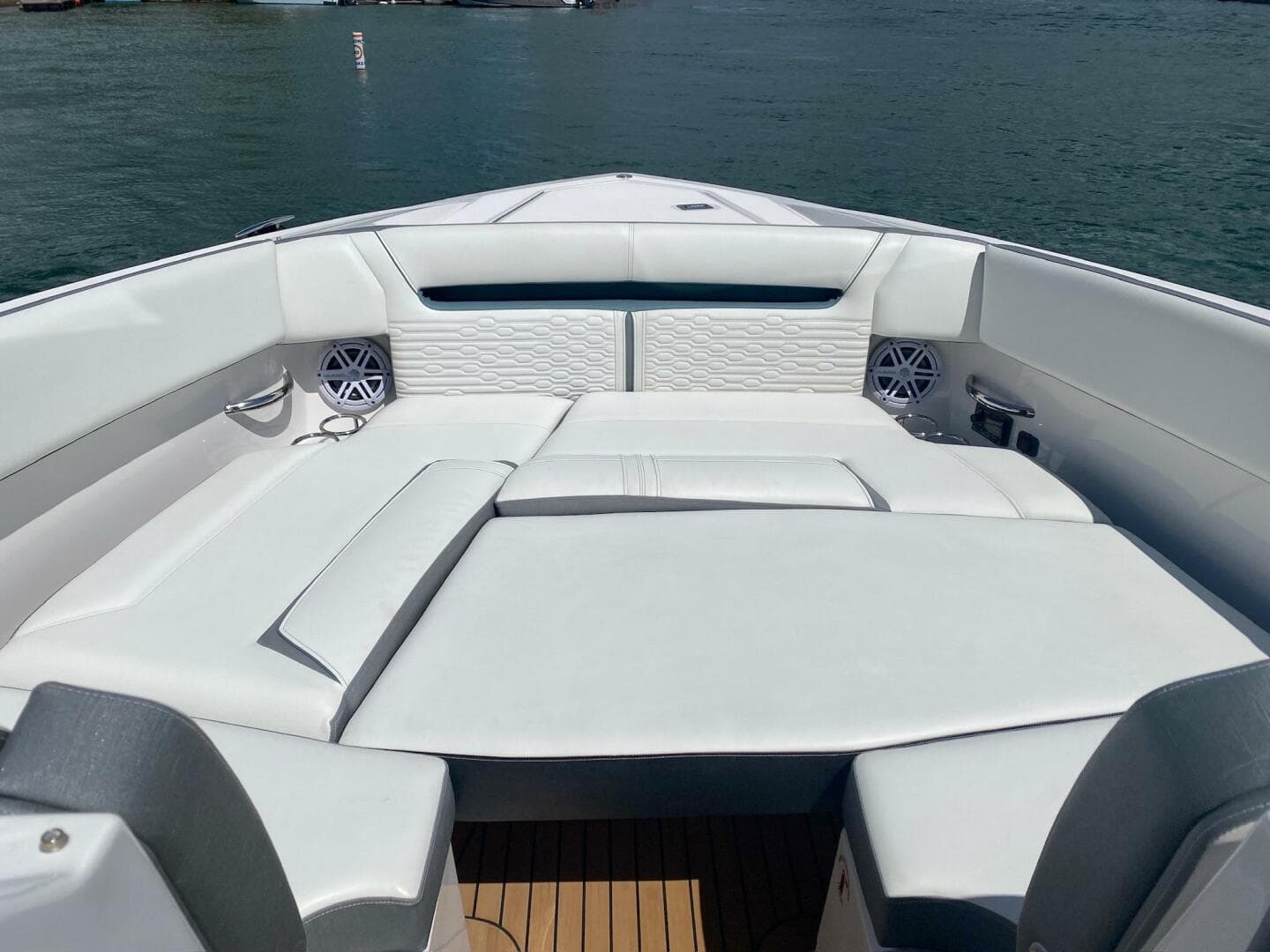 2019 Tiara Yachts 34LX